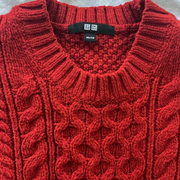Uniqlo Red Cable Knit Sweater - Picture 2 of 8